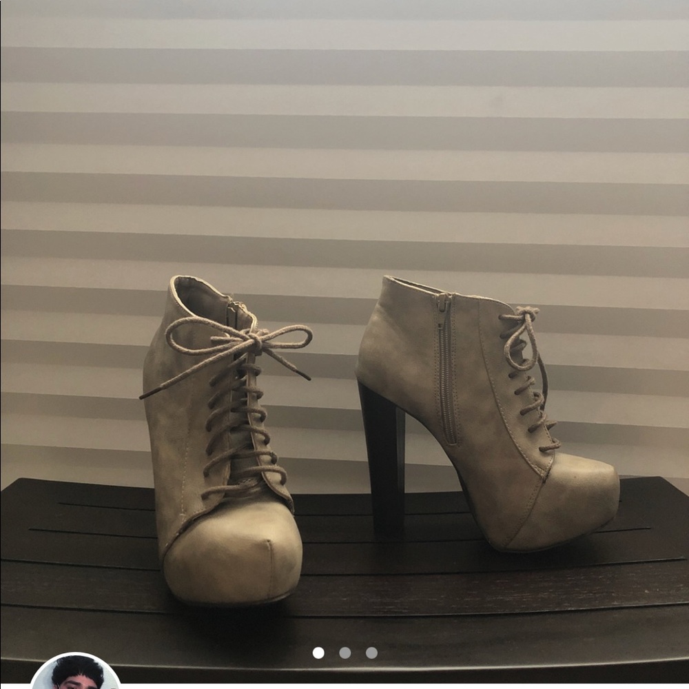 Litas Ankle Booties With Shoe laces